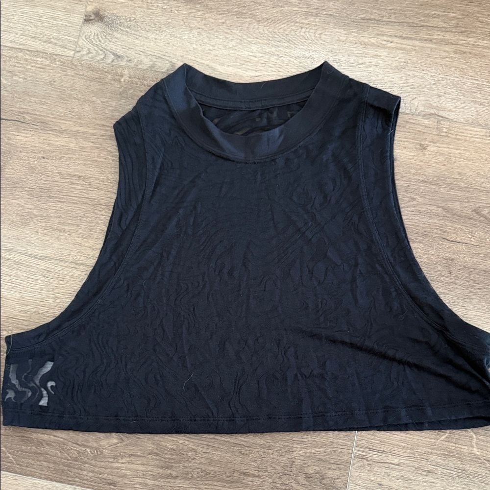 Lululemon patterned Black Sleeveless Muscle crop